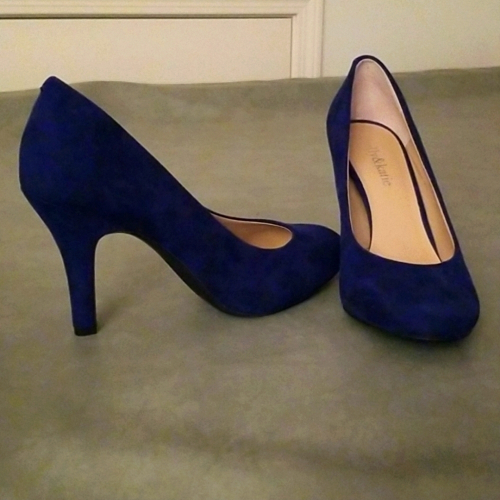 👠BLUE SUEDE HEELS KELLY & KATIE 👠